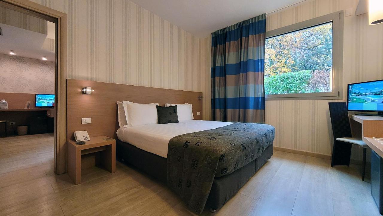 Relais Bellaria Hotel & Congressi Сан Ладзаро ди Савена Екстериор снимка