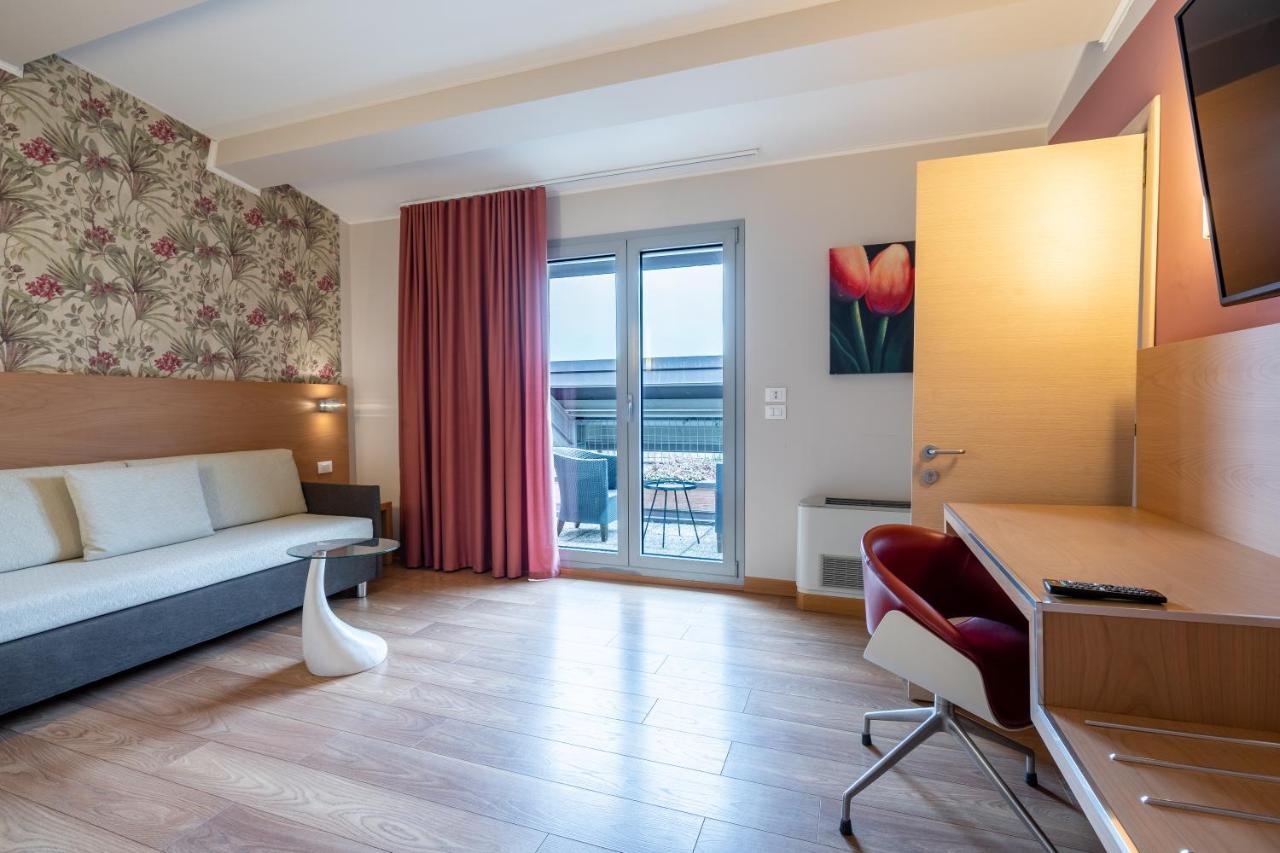 Relais Bellaria Hotel & Congressi Сан Ладзаро ди Савена Екстериор снимка